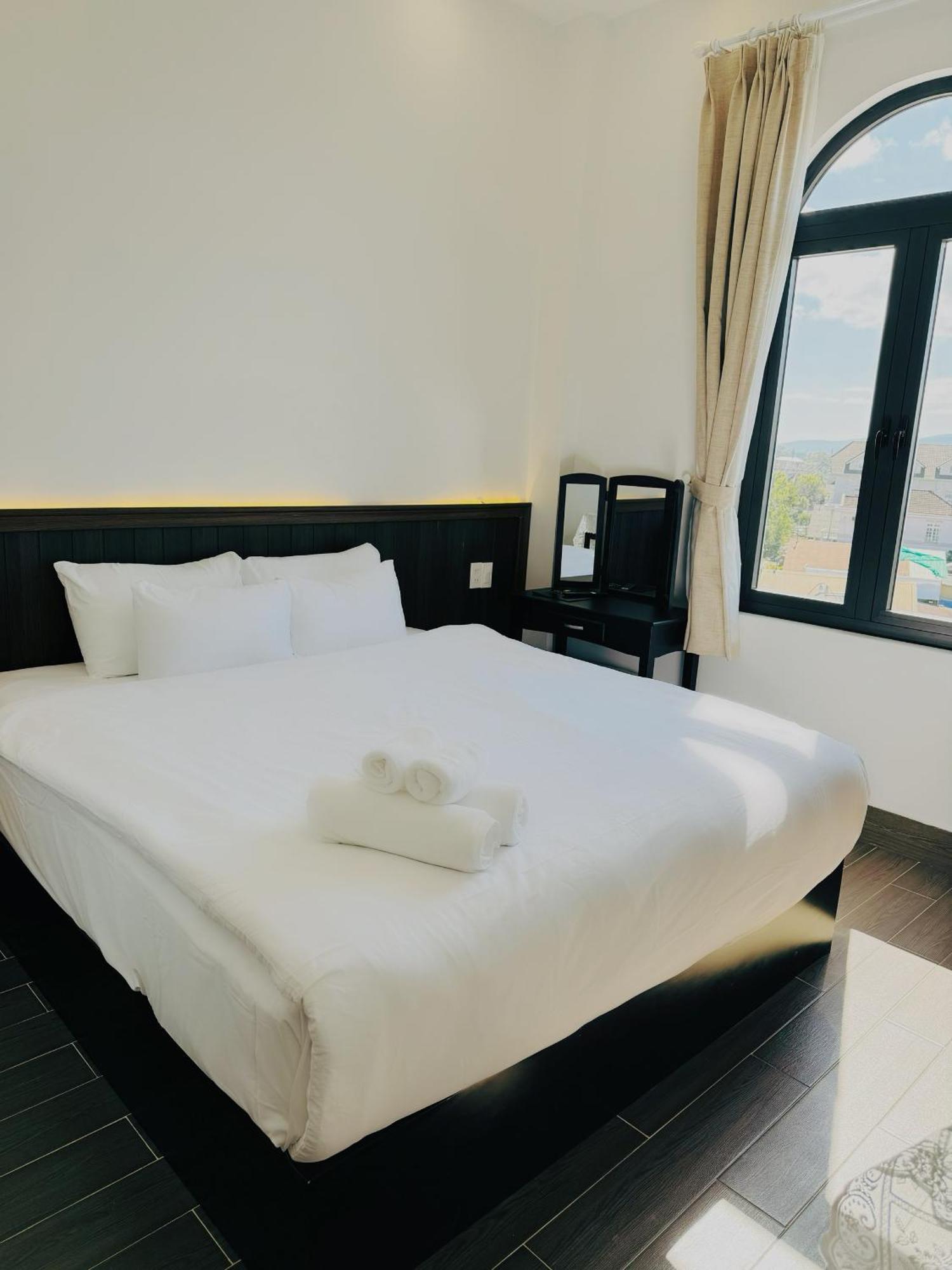Olagi Hotel Да Лат Екстериор снимка